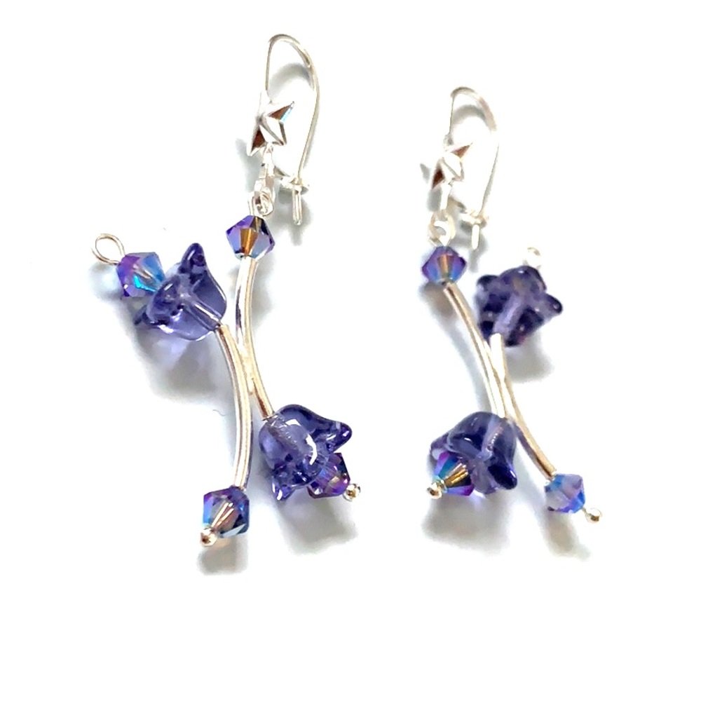 NWT Hand Beaded Swarovski crystal dangle earrings